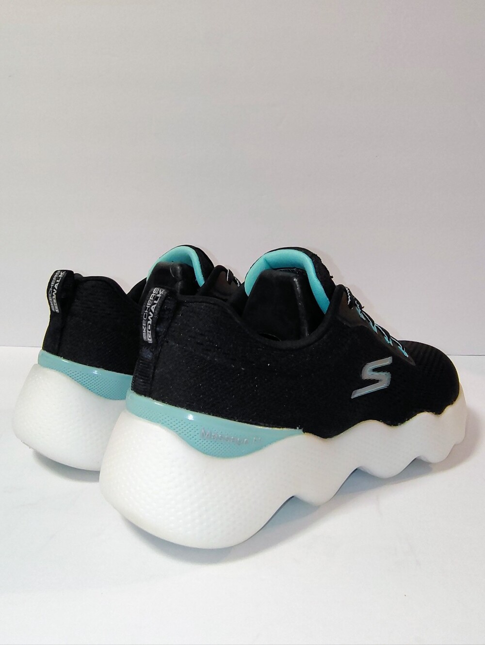 Skechers GOwalk Massage Fit Women's Lace-up Walking Sneakers Black/Turquoise 7 - Picture 6 of 12